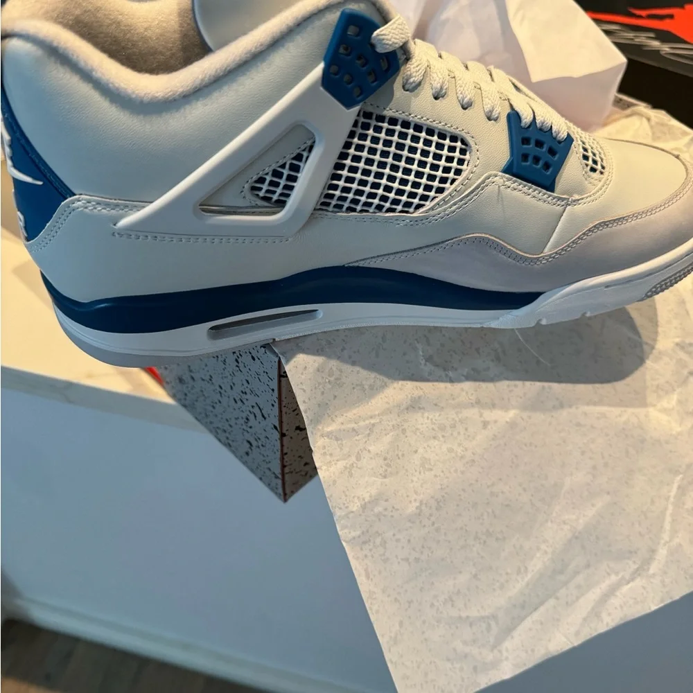 New Air Jordan Retro. - Picture 4 of 8